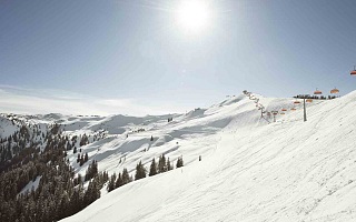 Sport Heugenhauser: Skiverleih & Skischule in Saalbach